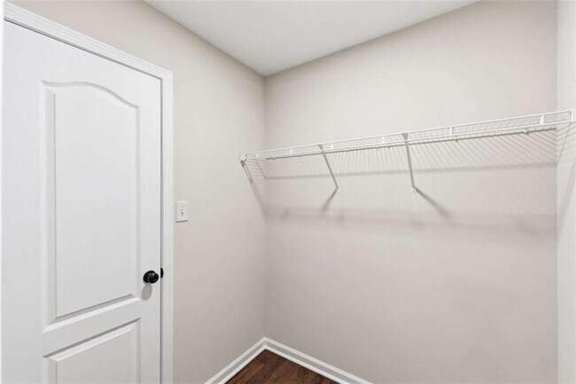 Building Photo - 2826 Fox Wood Ln
