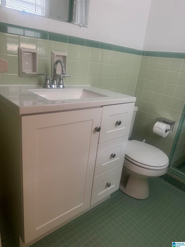 Building Photo - 4035 Montclair Rd