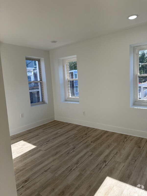 Building Photo - 4900 N 15th St