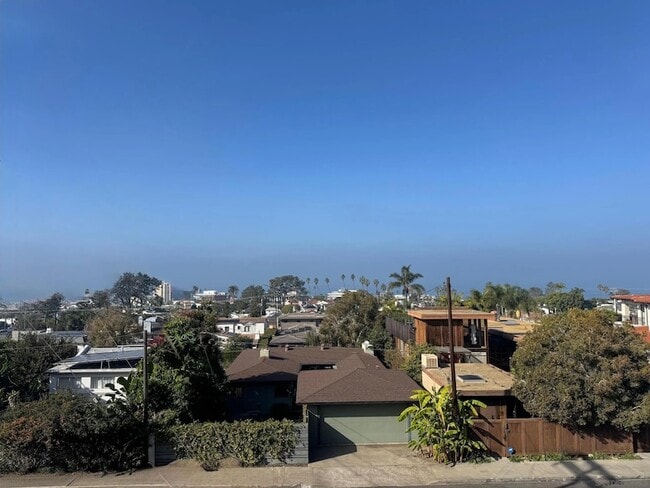 Building Photo - 1357 Olivet St