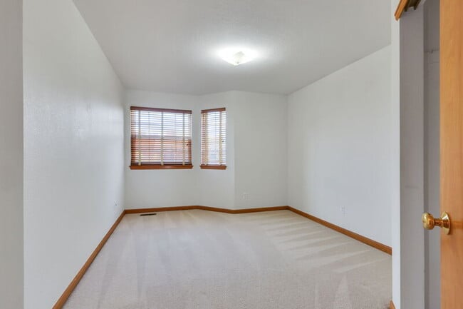 Building Photo - 9584 Las Colinas Dr