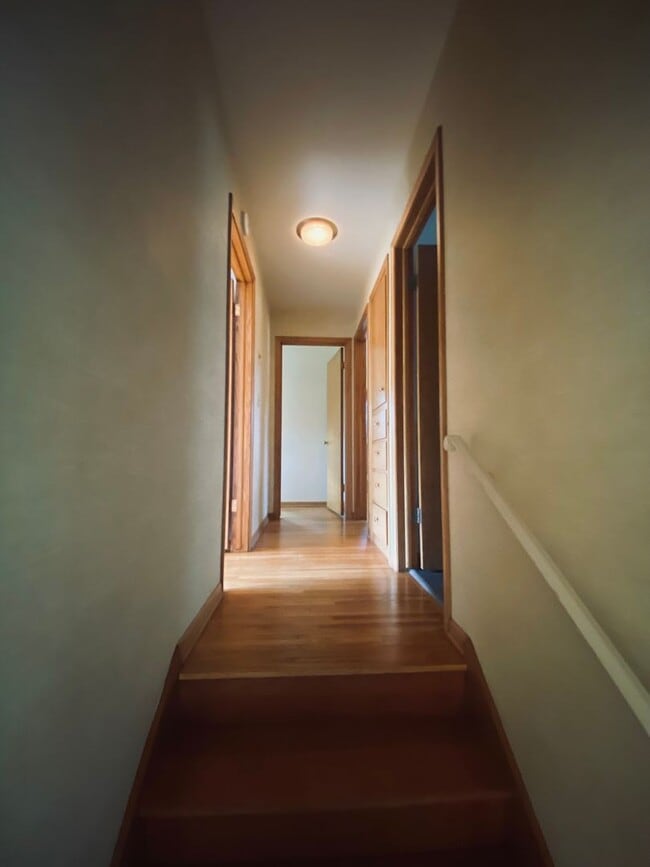 Building Photo - 3 bedroom - 2.5 bathroom - Single Family Home