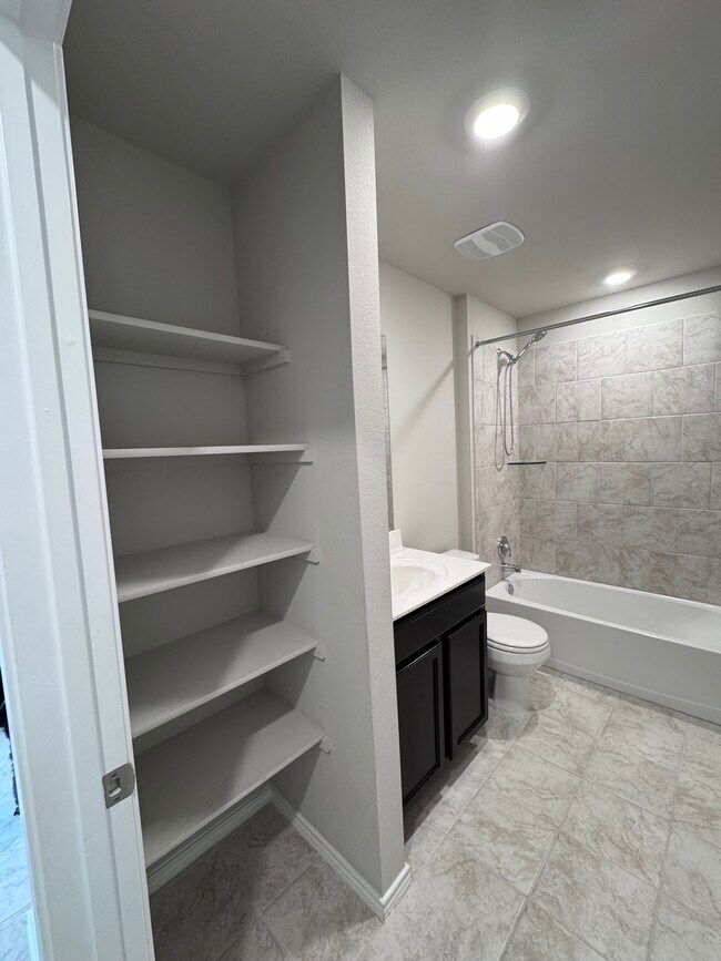 Building Photo - 1104 Prairie Clover Rd