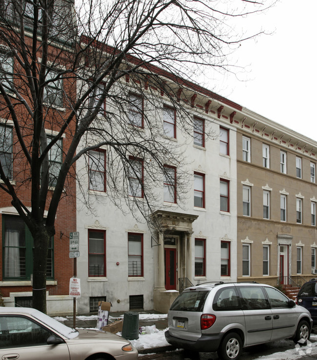 Primary Photo - 1909 Green Street