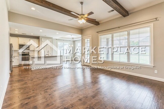 Building Photo - 5057 Maiden Ln