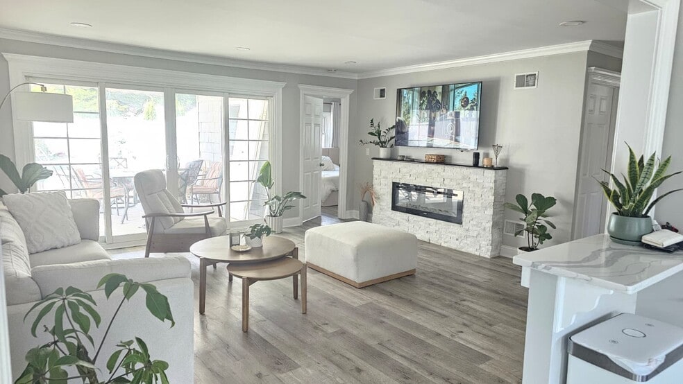 Building Photo - 69 Hahn Ave