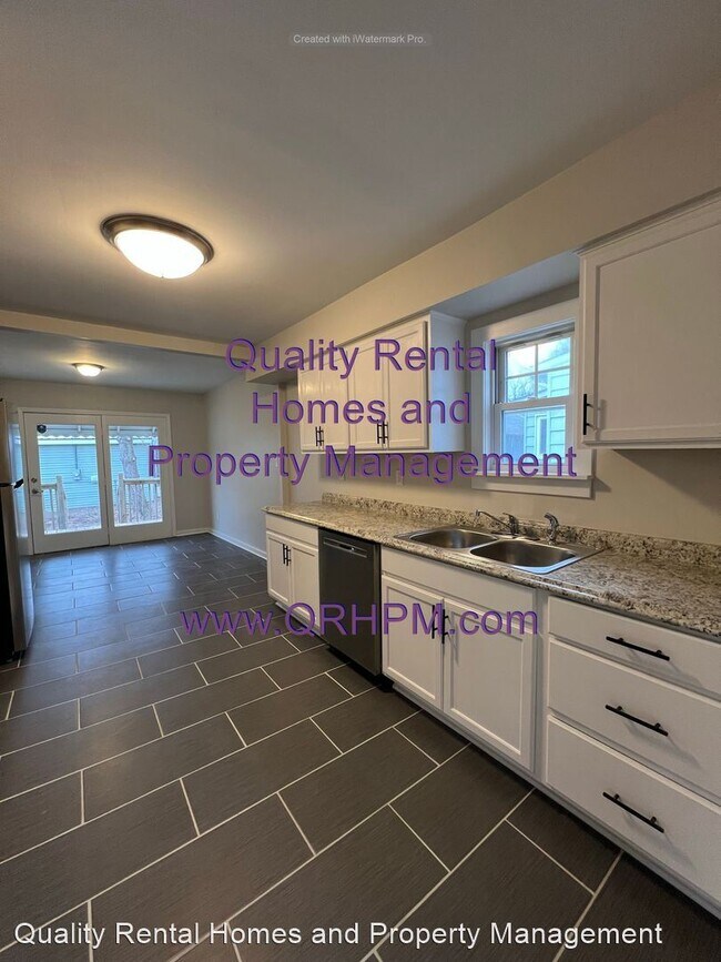 Building Photo - 3 br, 1 bath House - 3482 Laurel Ave