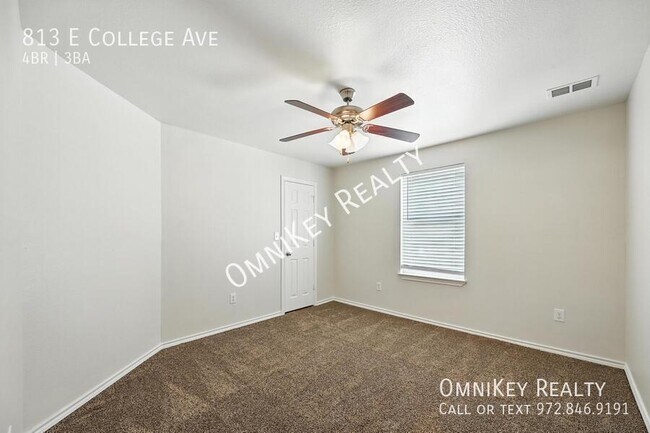 Building Photo - 813 E College Ave