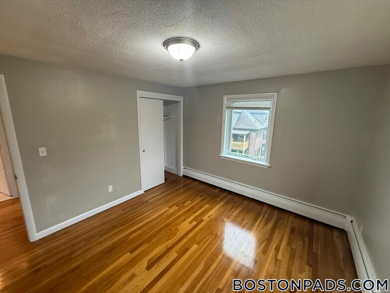 Building Photo - 50 Evergreen St