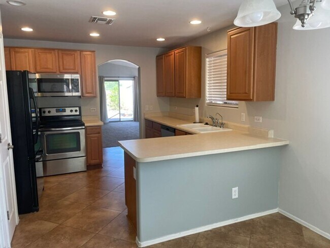 Building Photo - 7184 S Mission Springs Dr