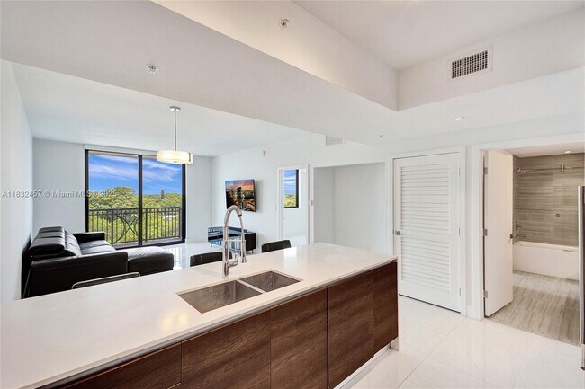 Building Photo - 301 Altara Ave