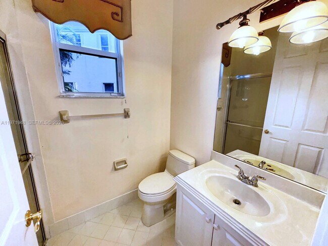 Building Photo - 5028 SW 170th Ave