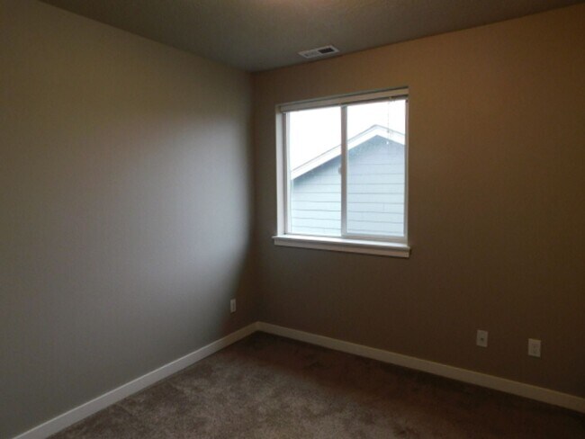 Building Photo - 297 Helton Way SE