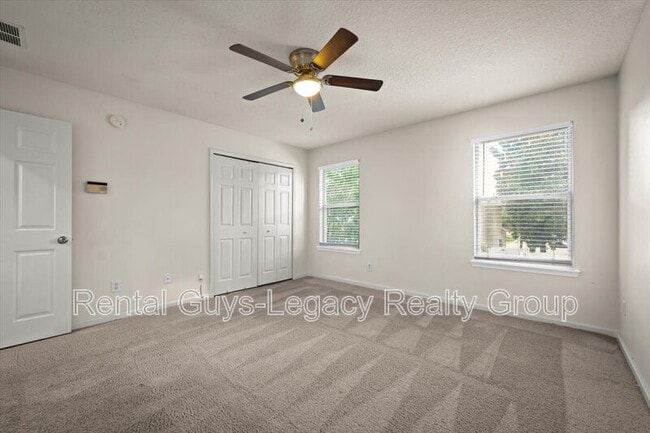 Building Photo - 512 Southbranch Dr