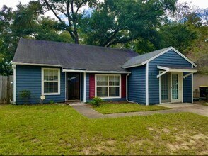 Building Photo - 19 Quail Forest Dr