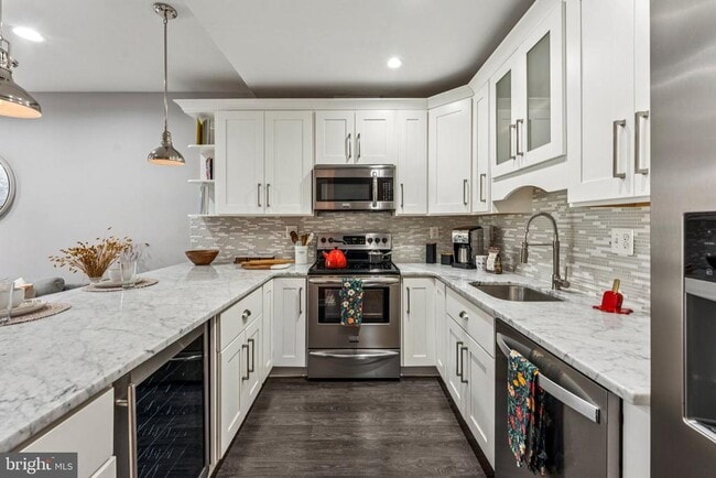 Building Photo - 1833 California St NW