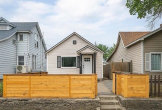 Building Photo - 1718 W Dean Ave