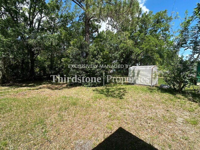 Building Photo - 5638 Vernon Rd