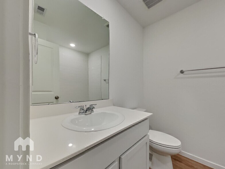 Building Photo - 21645 Balzola Ln