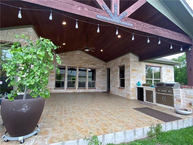 Building Photo - 3216 Herradura Dr