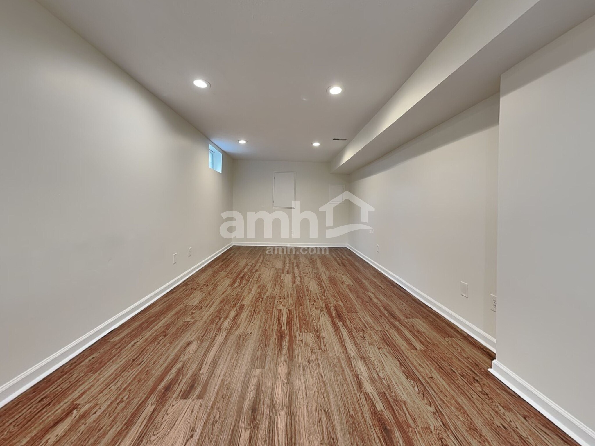 Building Photo - 6645 Water Lily Ln