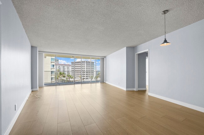 Building Photo - 700 E Ocean Blvd