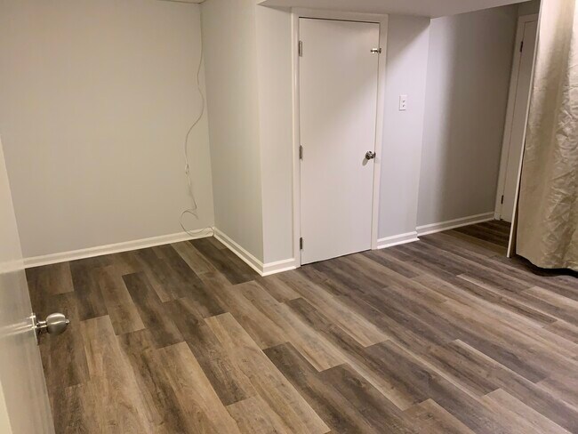 Building Photo - 1109 Offutt Dr