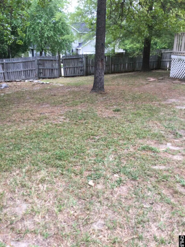 Building Photo - 15 Lamplighter Ct