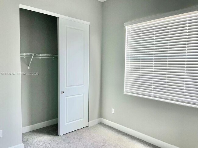 Building Photo - 14982 RedCove Pl