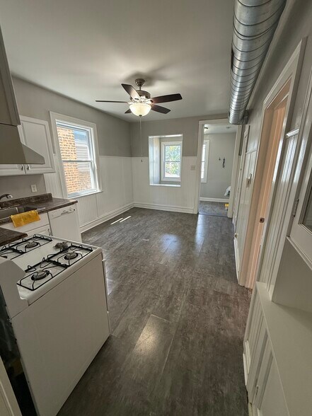 Kitchen - 3850 N Bernard St