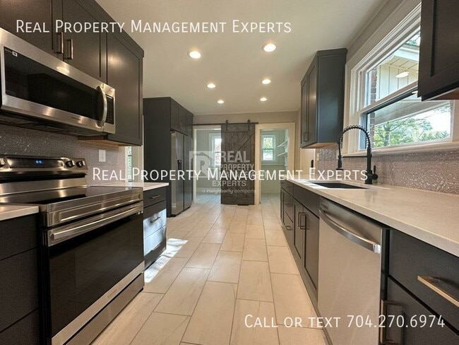 Building Photo - 3801 Tuckaseegee Rd