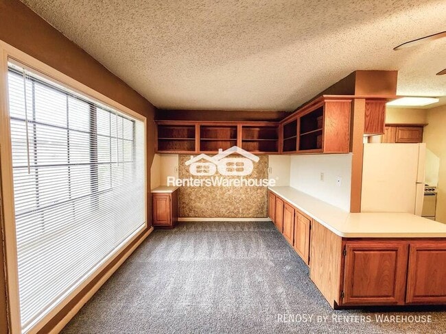 Building Photo - 1311 Antoine Dr
