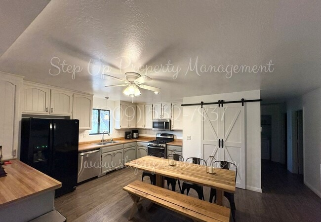 Building Photo - Cozy 3-Bedroom 2-Bath Retreat Nestled in the Trees!