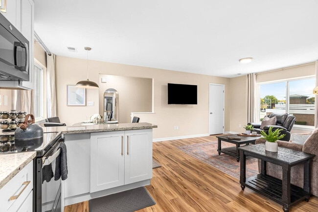 Building Photo - 18308 Mesle St