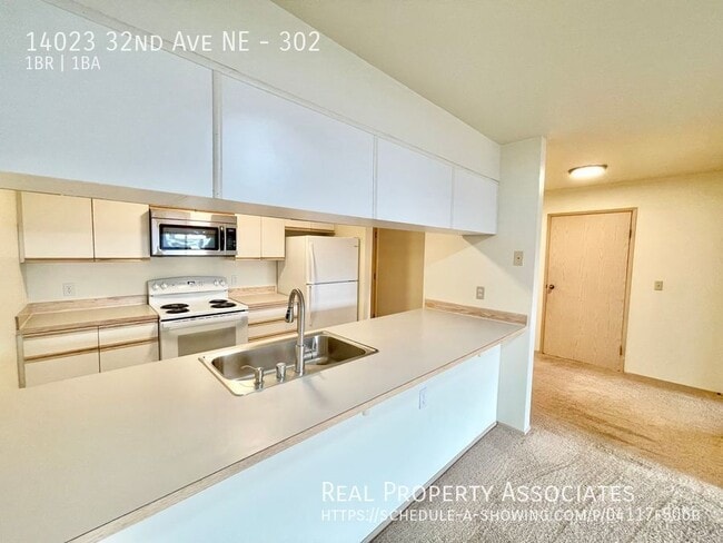 Building Photo - 14023 32nd Ave NE