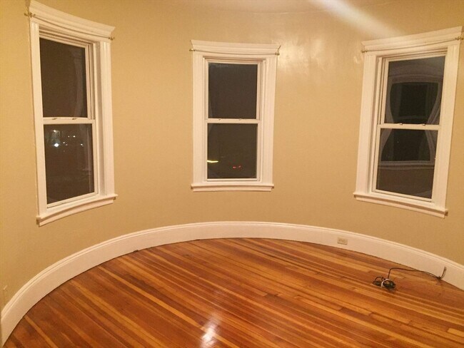 Building Photo - 25 Wainwright St