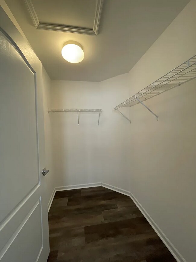 Building Photo - 2133 Welsh Dr