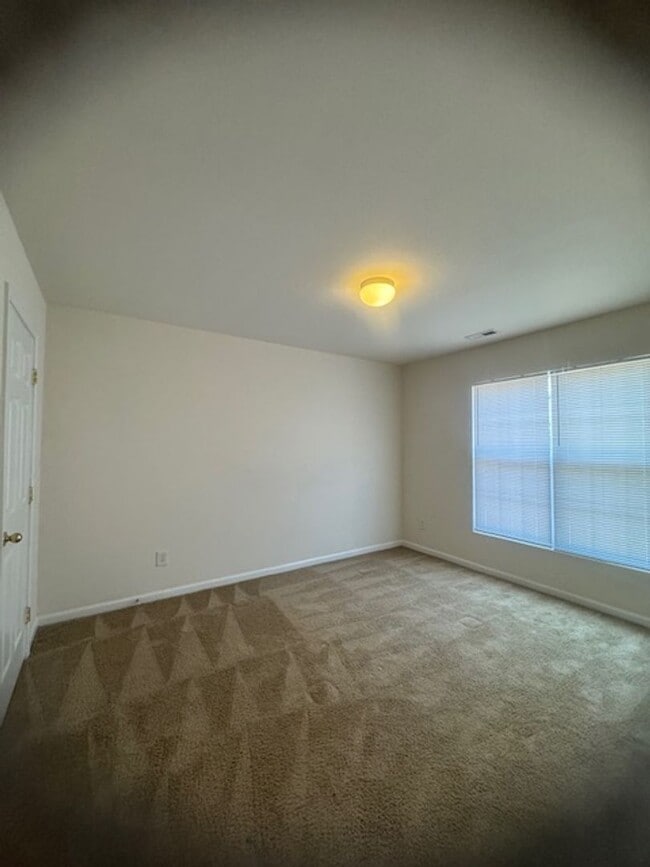Building Photo - Blending Relaxation & Sophistication to Cr...