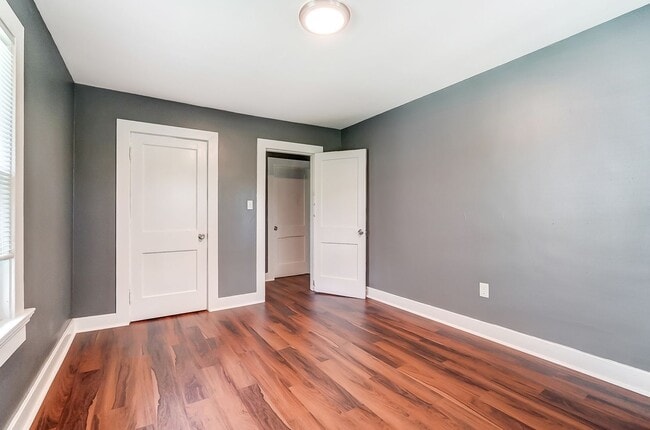 Building Photo - Spacious Three Bedroom in Dayton!