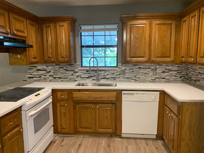 Building Photo - 649 Fire Light Dr