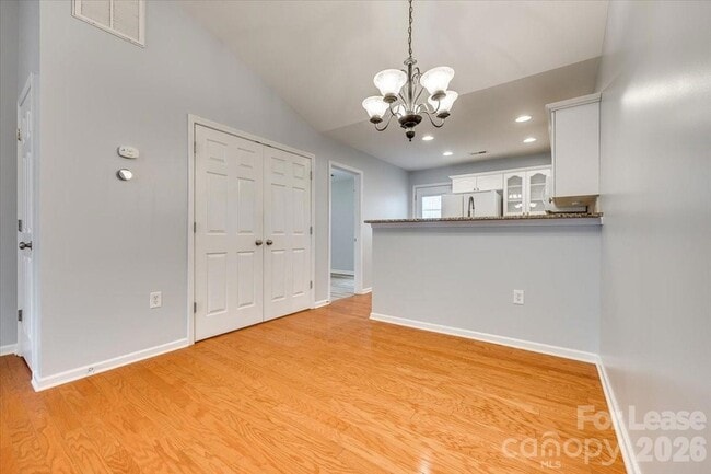 Building Photo - 2052 Shady Pond Dr