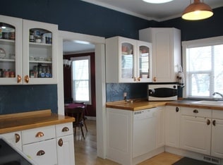 Kitchen - 2428 N Dakota St