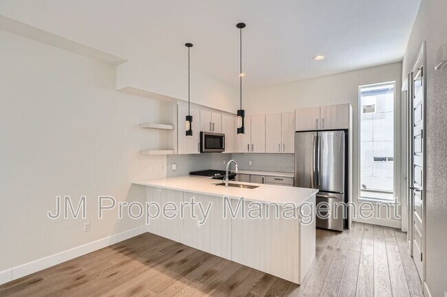 Building Photo - 3090 Wilson Ct