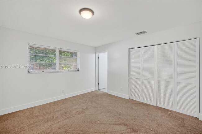 Building Photo - 339 SW 15th St