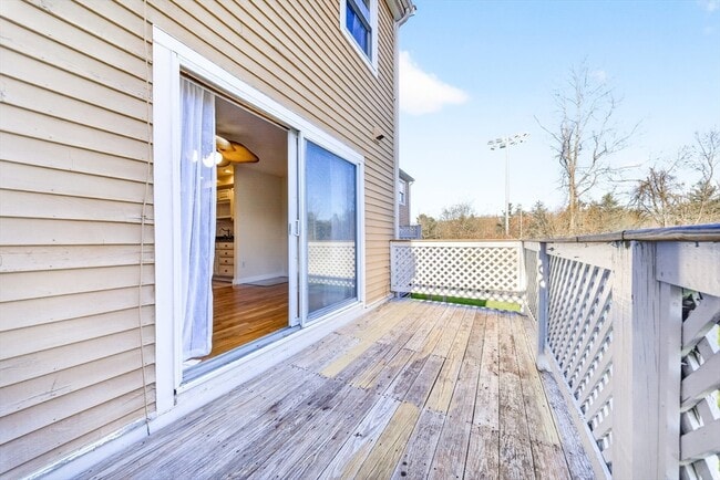 Building Photo - 82 Camelot Dr