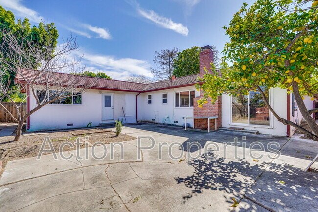 Building Photo - 4225 Borina Dr