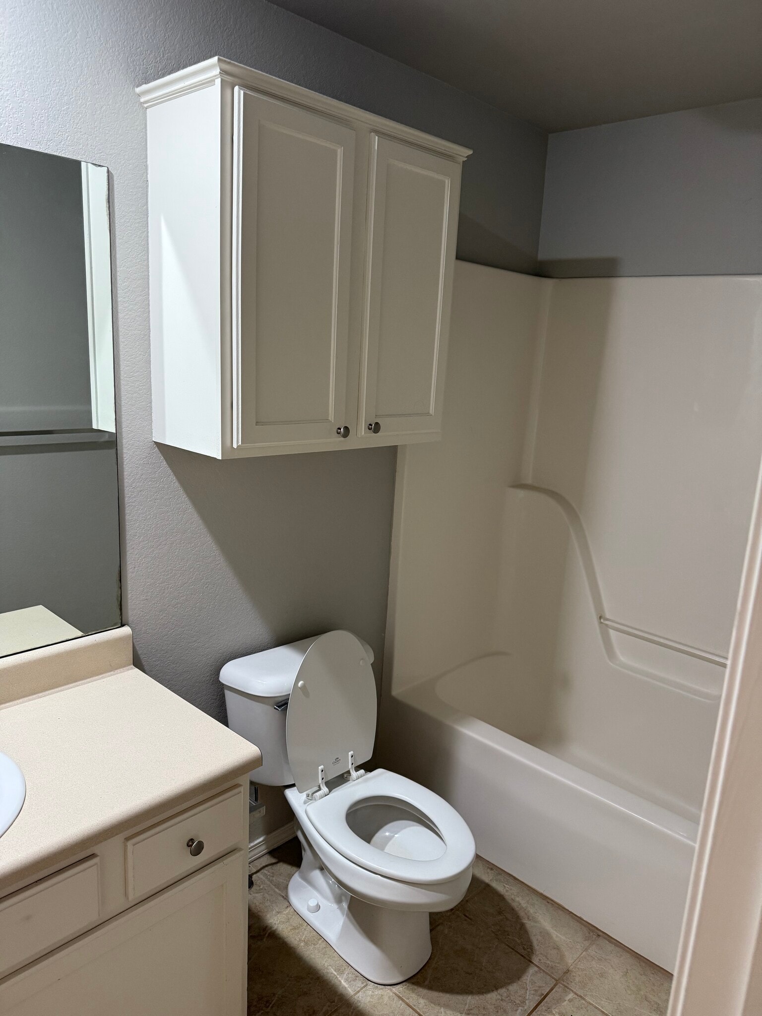 Bedroom bath - 2317 W Skyler Dr