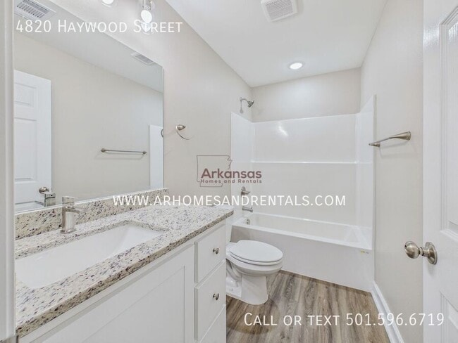 Building Photo - 4820 Haywood St