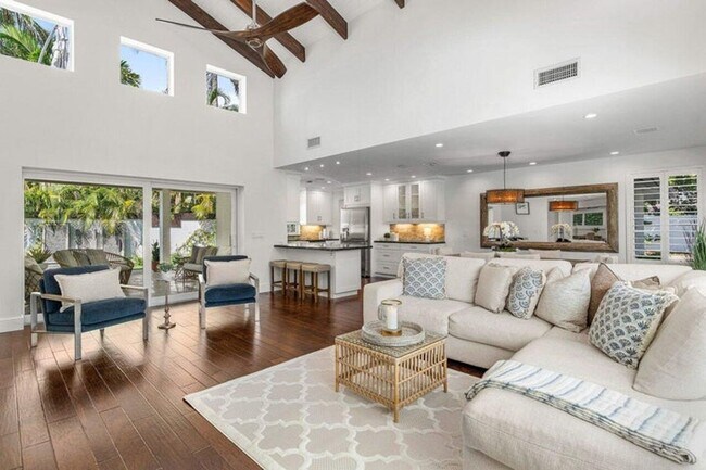 Building Photo - 6130 Ridge Ln