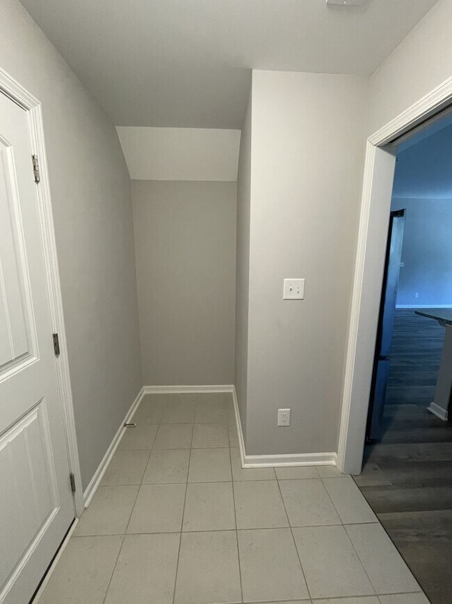 Building Photo - 219 Grist Mill Dr